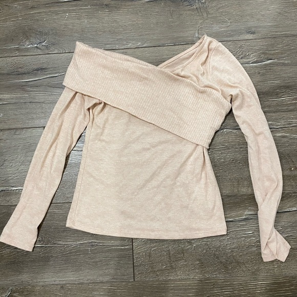 Fashion nova off the shoulder sweater - Picture 4 of 5